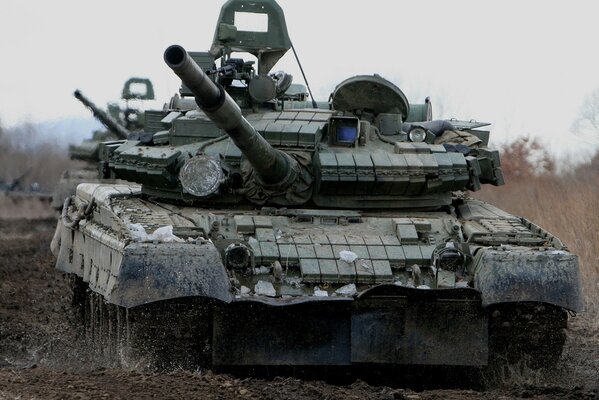 Title Dirty Russian tank T-80bv