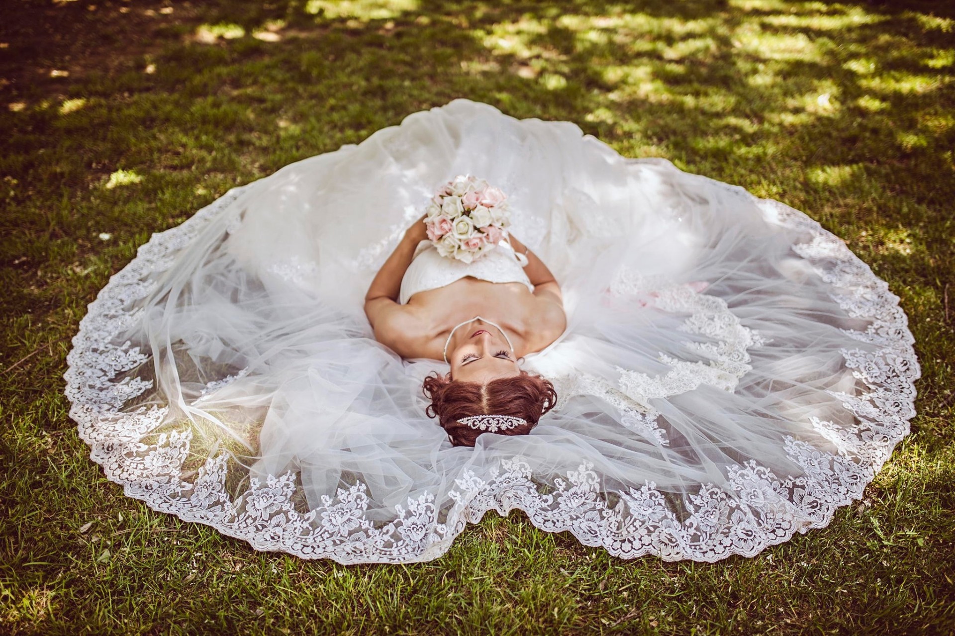 braut blumenstrauß hochzeit kleiden