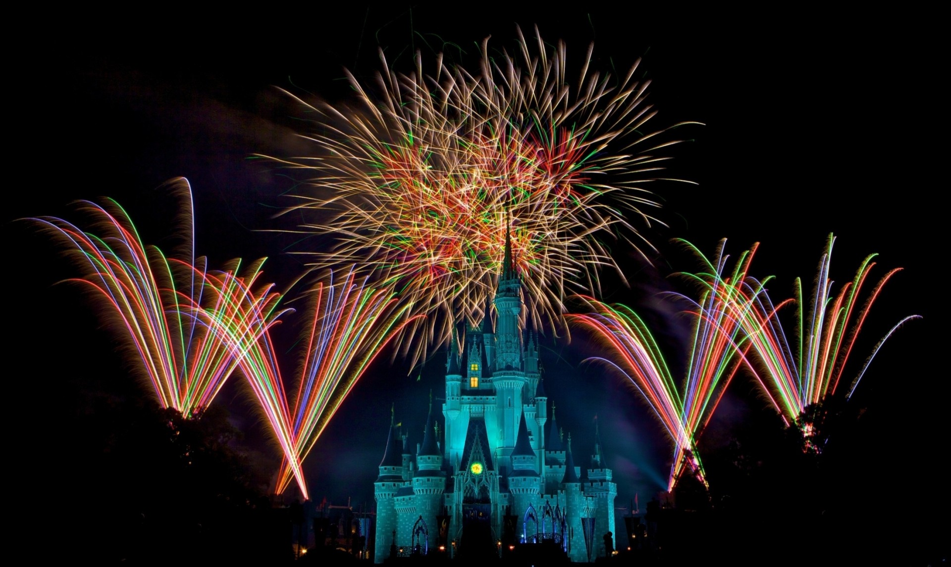 noche fuegos artificiales disney reino mágico árbol de navidad decoración