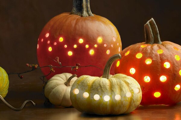 Zucca di Halloween con lampade