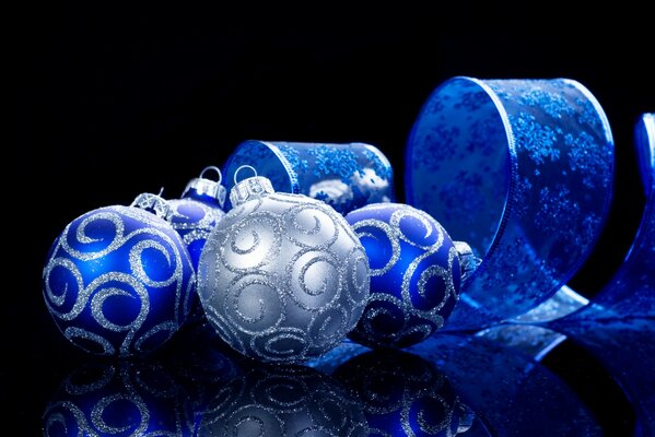 Blue and gray Christmas balls