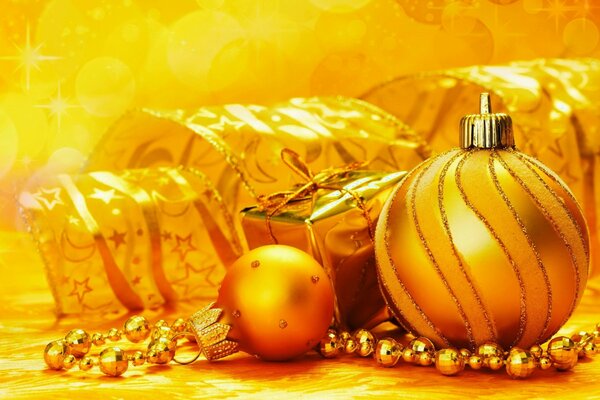 Gold-colored Christmas decorations