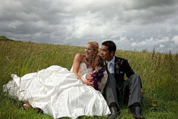 Fotografía de boda al aire libre con perro