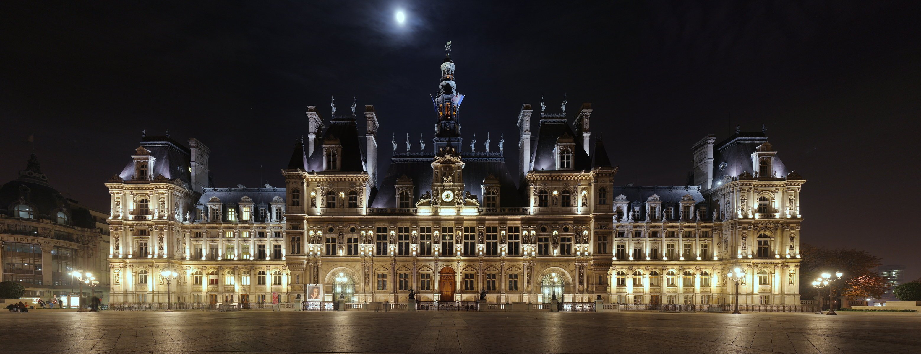 hotel de ville paris frankreich hotel de ville hotel platz panorama nacht lichter beleuchtung mond laterne skulpturen uhr