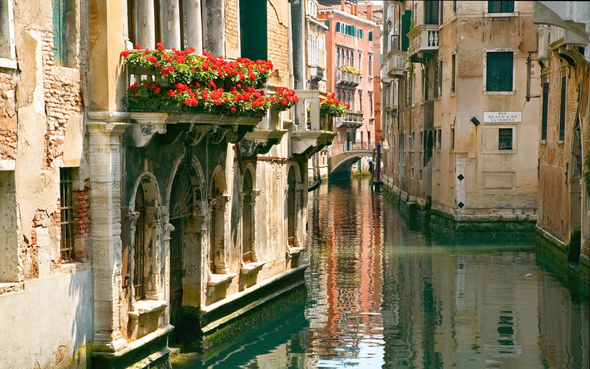 italia strada acqua balcone fiori