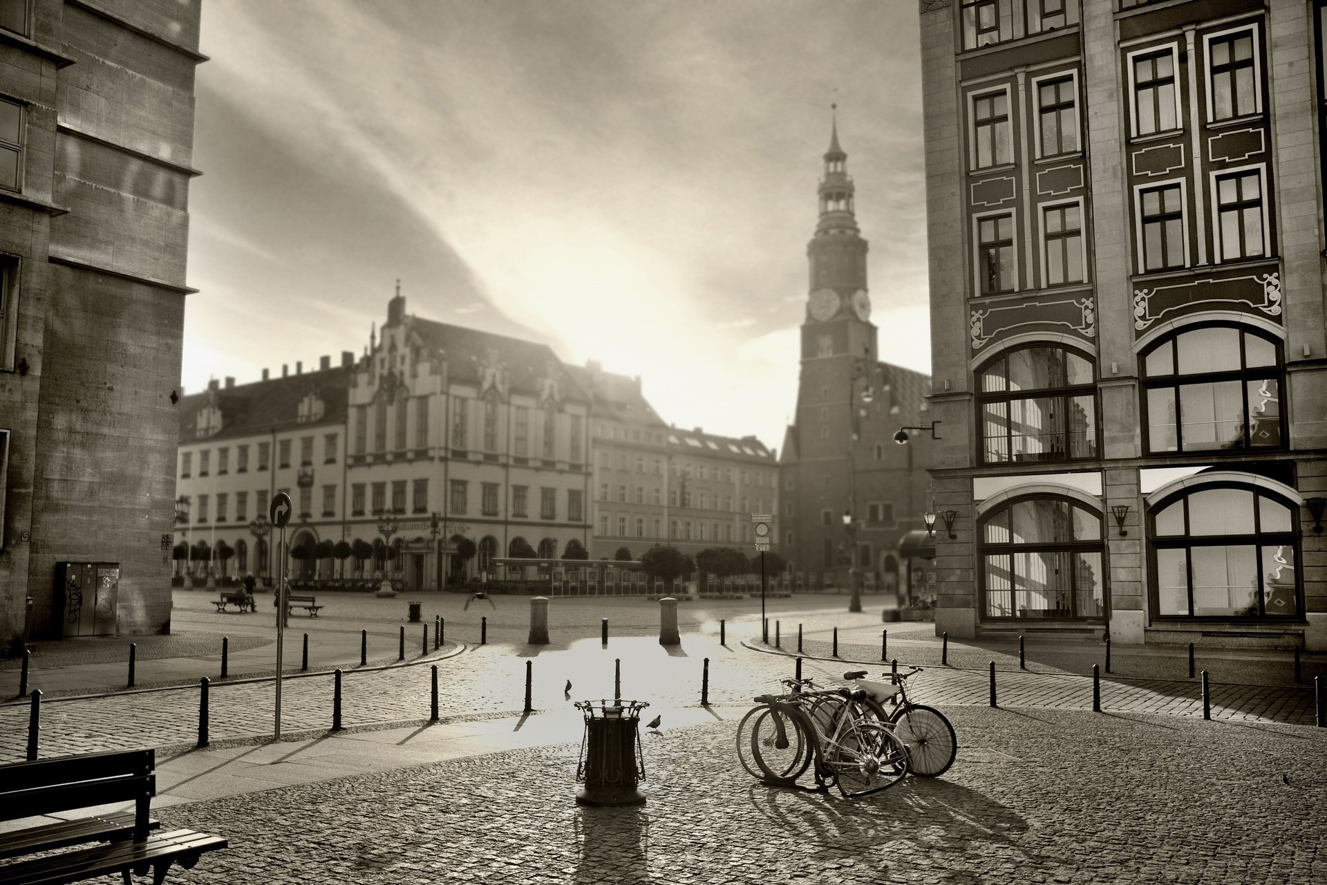 photo old urban landscape black&white city square bicycles buildings architecture