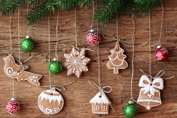 Biscotti dolci-ghirlande per decorare l albero di Natale