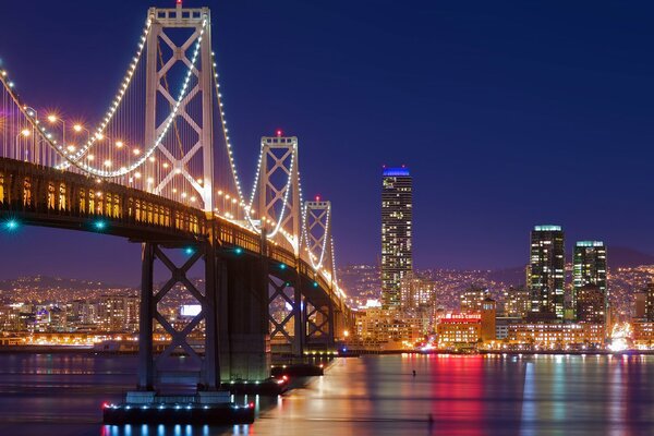 Nachtbrücke in San Francisco