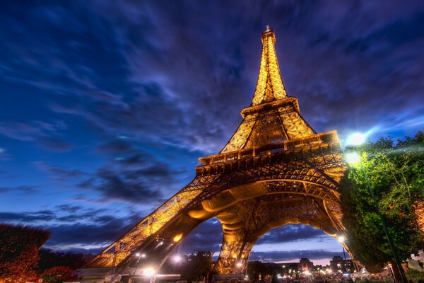 París a escala de la torre Eiffel