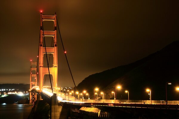 USA Brücke Ozean in der Nacht