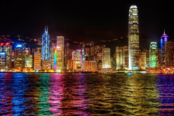 Luci di sera di Hong Kong