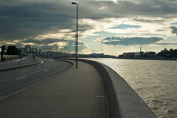 Evening embankment on the banks of the Neva River in St. Petersburg