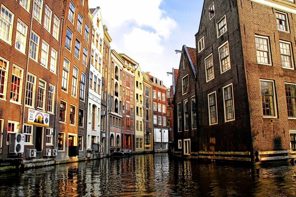 La estética de los canales venecianos de la ciudad