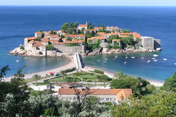 Hotel in Montenegro in riva al mare