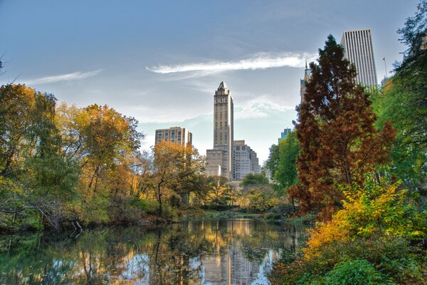 Central Park avec vue sur les gratte-ciel de New York