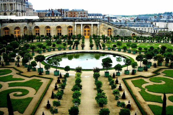 France Versailles beautiful garden with a large fountain