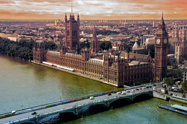 Thames with a bridge and a view of Bigben