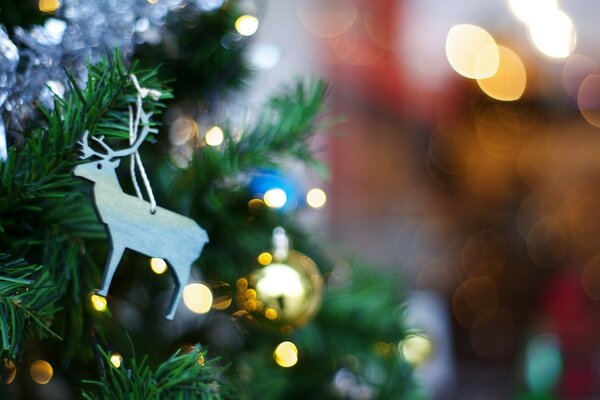 Arbre de Noël dans les décorations de vacances