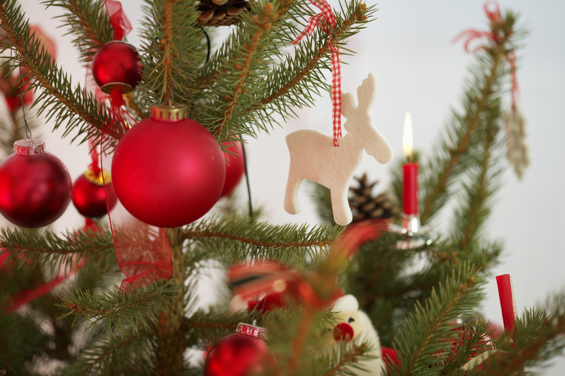 árbol de navidad cinta año nuevo vacaciones velas juguetes decoración imágenes de un nuevo año