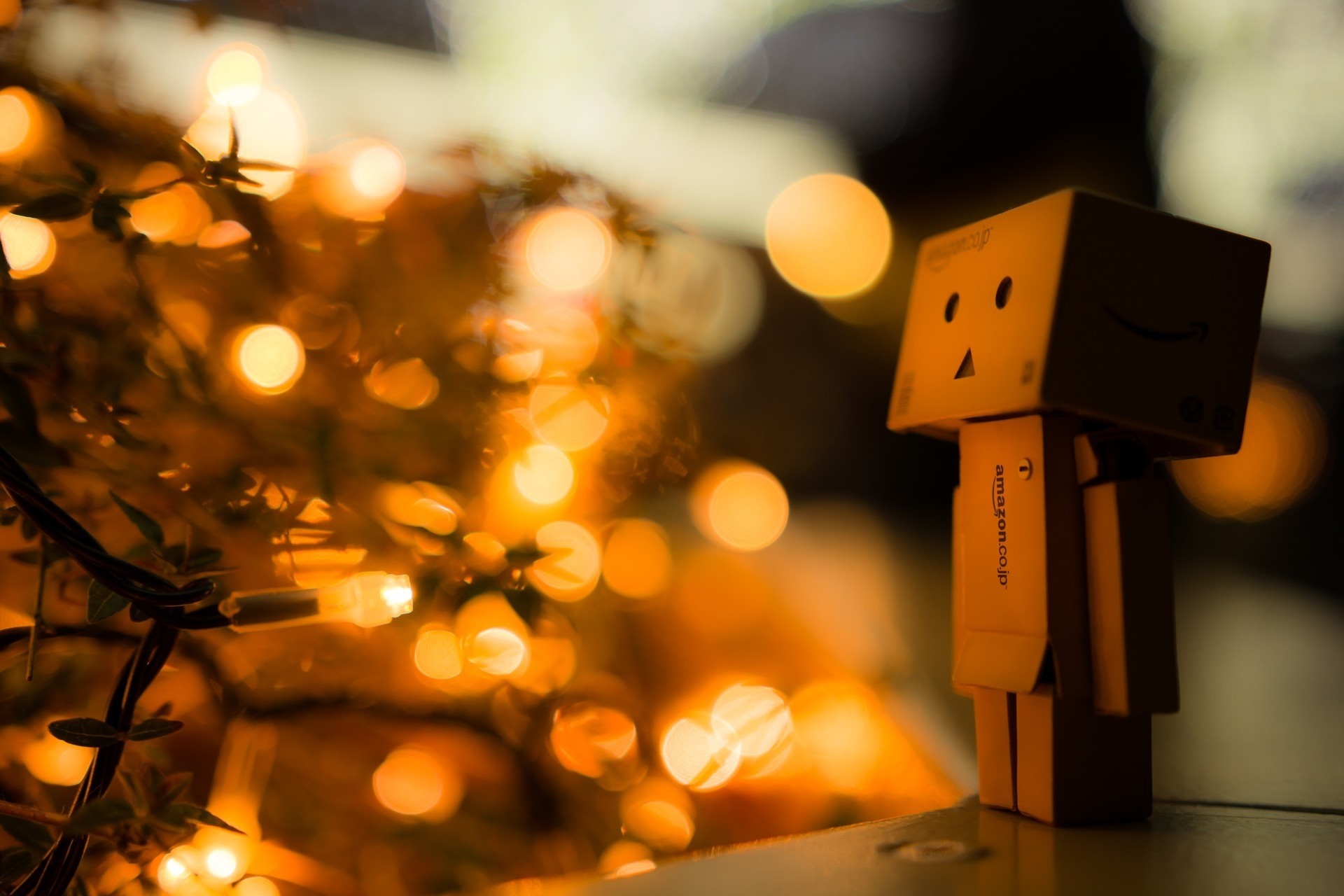 nuit homme en carton lumière danbo