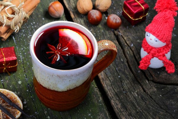 Tazza di tè al limone in vacanza