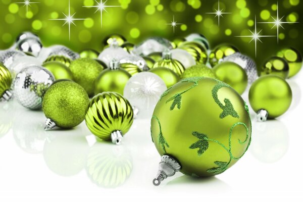 Bolas de Navidad en tonos verdes