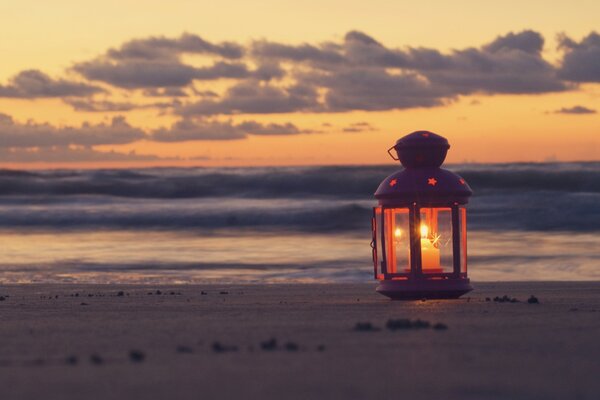 Und ich zündete leise eine Taschenlampe bei Sonnenuntergang an