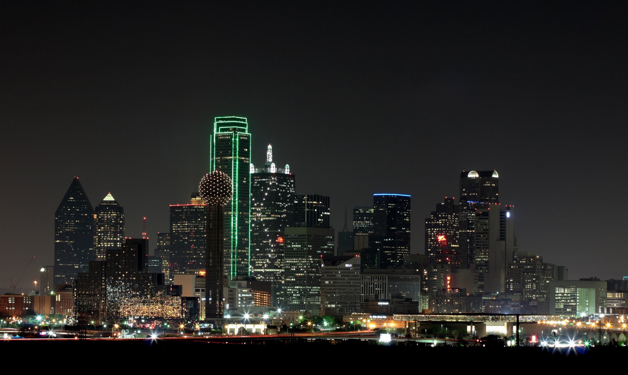 dallas notte città luci grattacieli