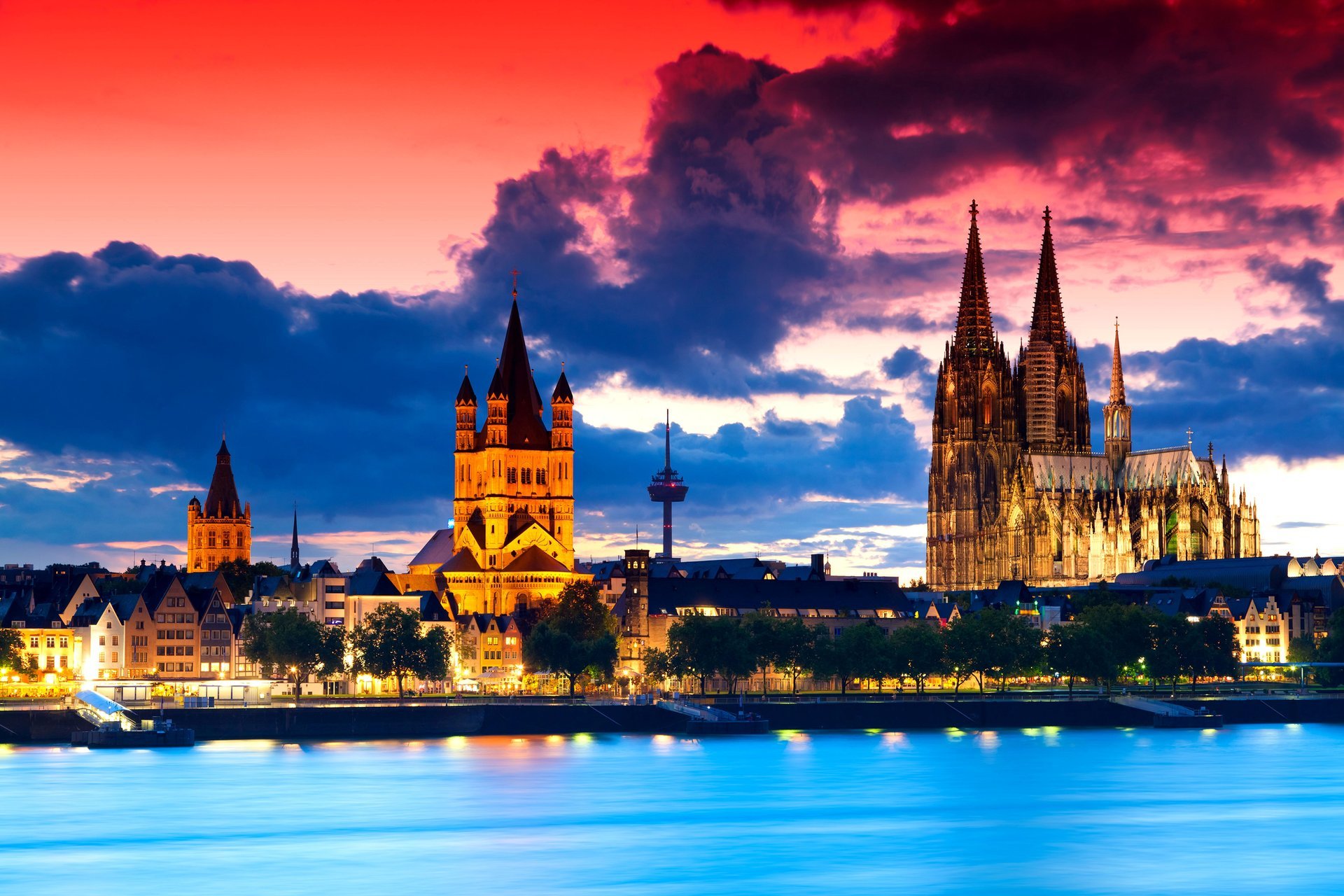 kölner dom catedral de colonia alemania antiguo ciudad noche panorama puesta de sol cielo nubes arquitectura gótico