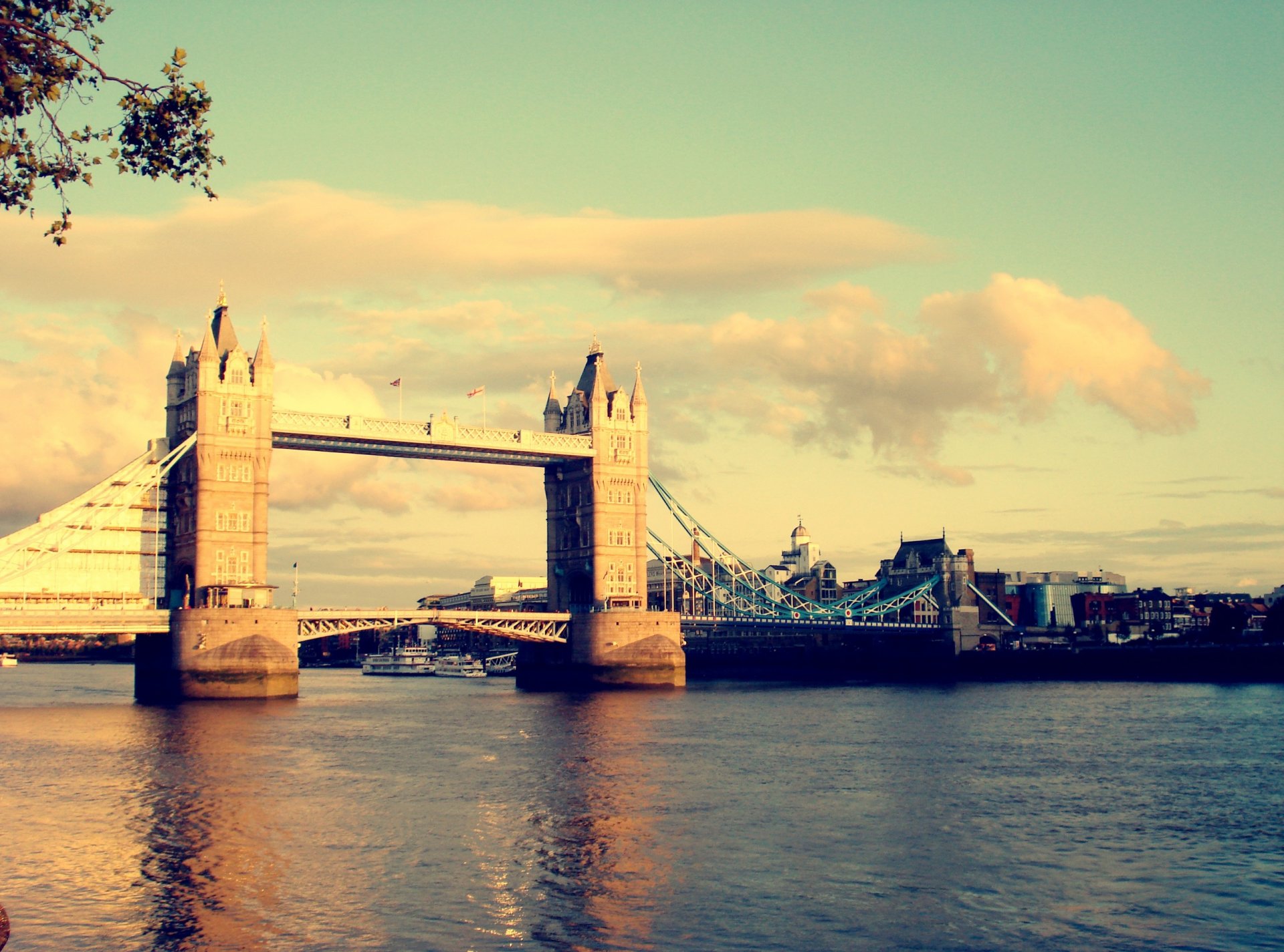 londra regno unito città tower bridge ponte fiume tamigi cielo acqua luce colori sole