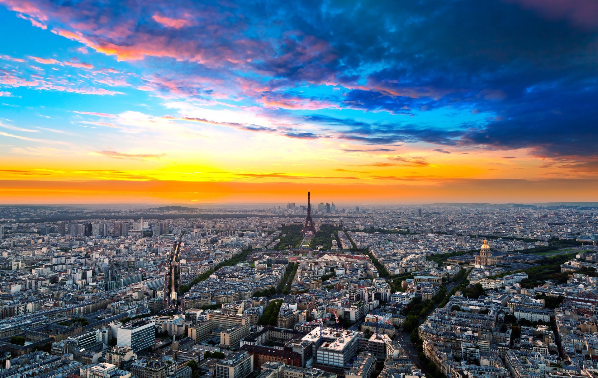 france paris town street house buildings eiffel tower horizon sky cloud