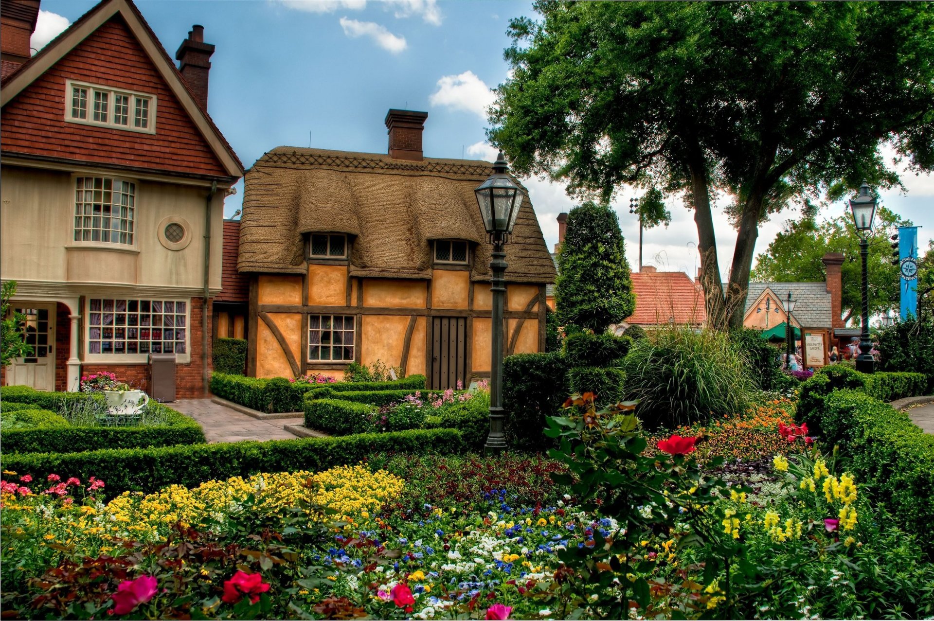 stadt häuser blumen blumenbeet bäume