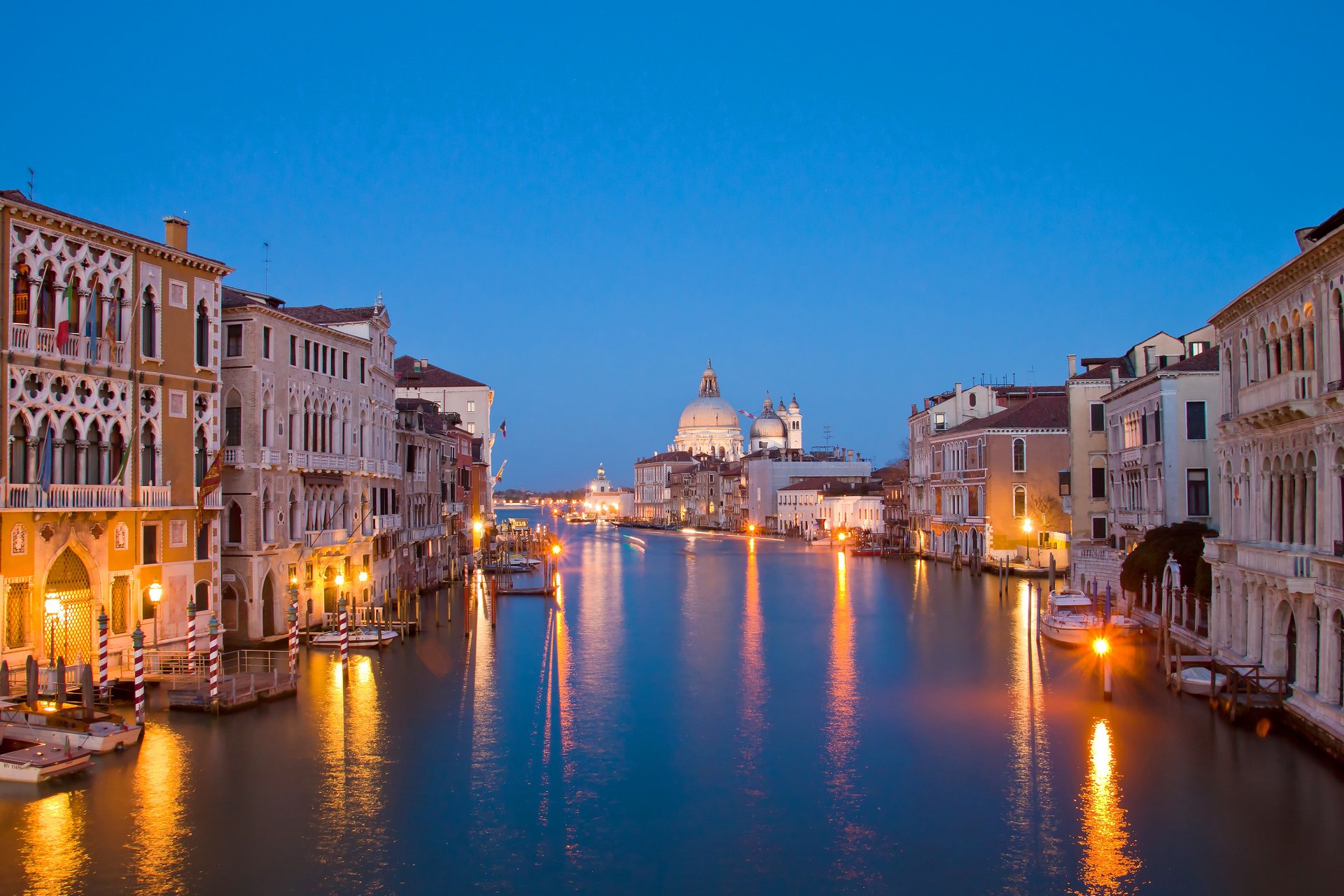 italia venezia casa canale sera luci