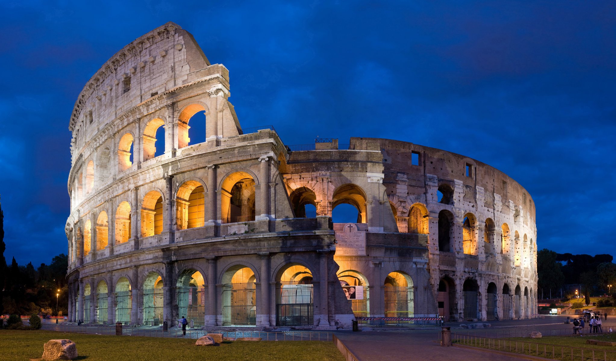 colosseo roma italia sera cielo