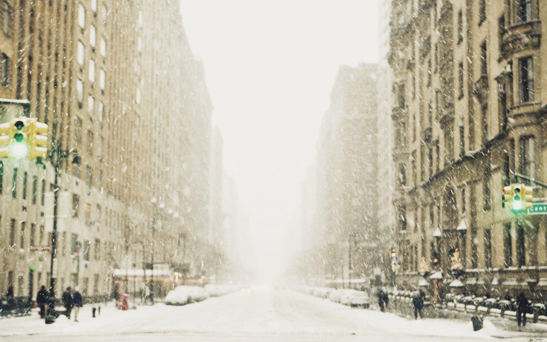 winter traffic light street the city megapolis snow