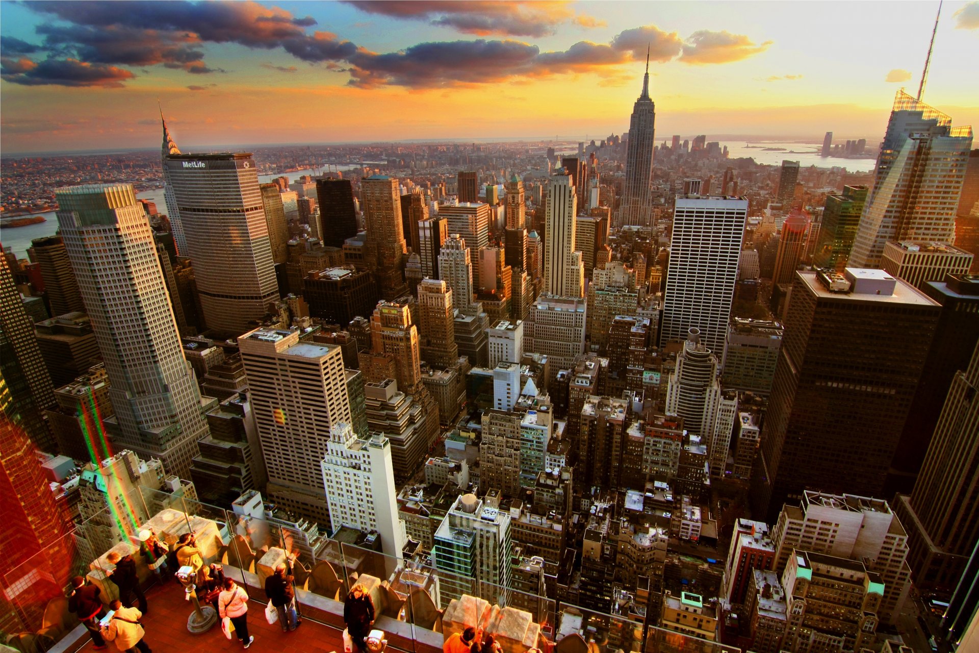 new york city häuser wolkenkratzer dächer sonnenuntergang