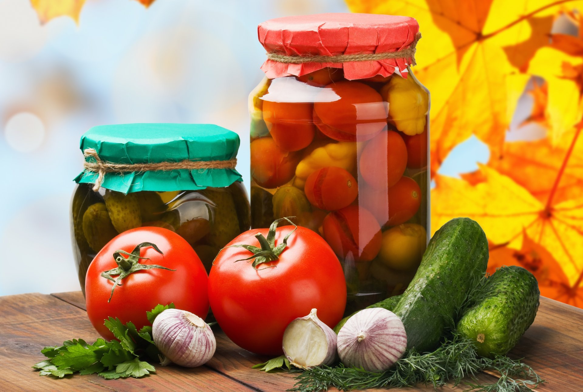 table raznosols aneth ail concombres pots légumes verts