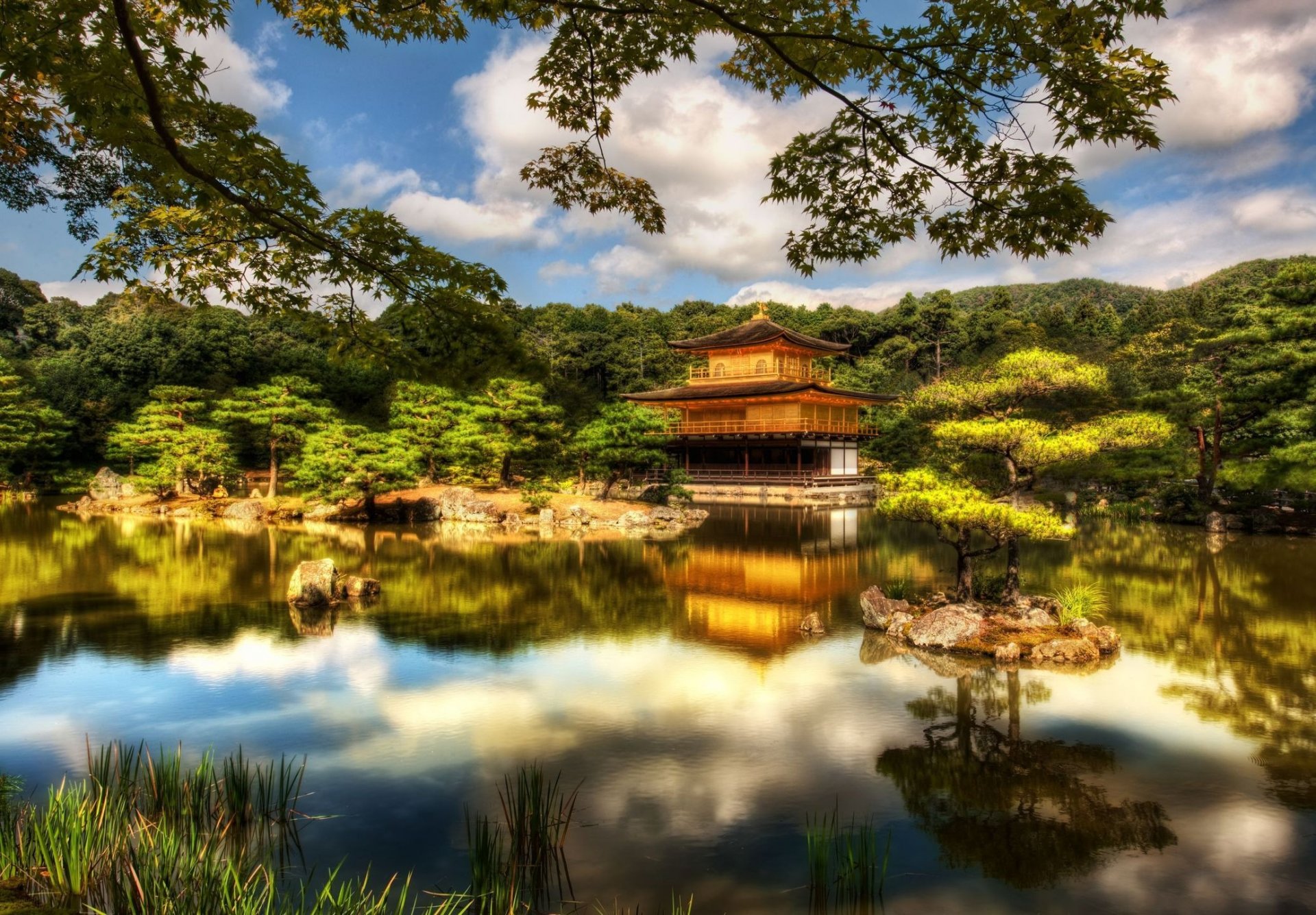 templo dorado pabellón kyoto japón