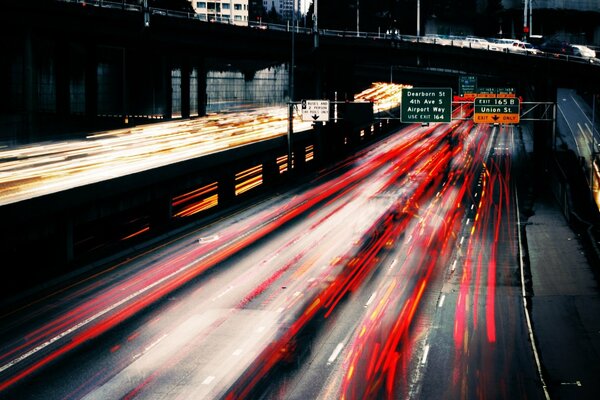 Velocidad de las luces en la autopista