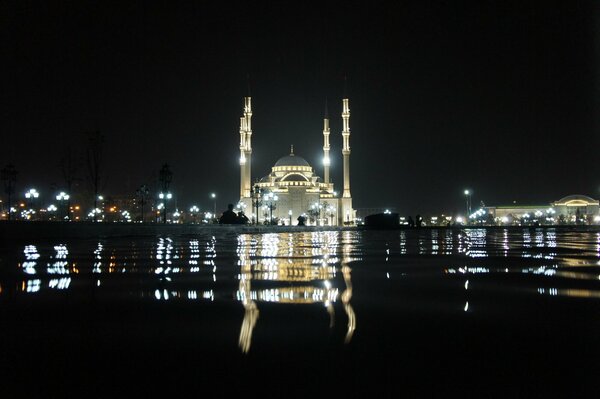 Mezquita en el corazón de Chechenia en la ciudad de Grozny