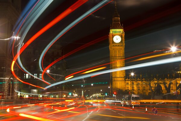 Nacht-London in hellen Lichtern