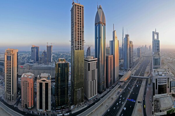 Vista panoramica dei grattacieli a Dubai