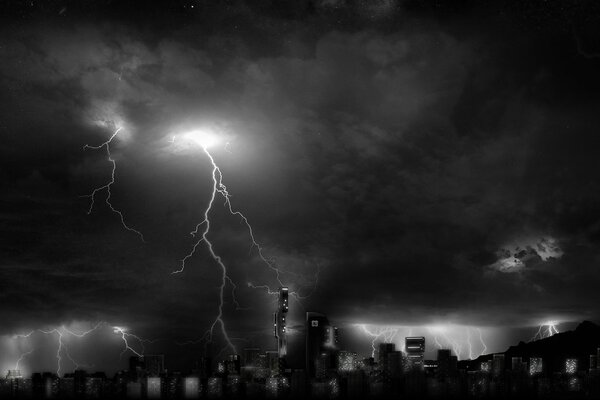 Thunderstorm in the metropolis - black and white aesthetics