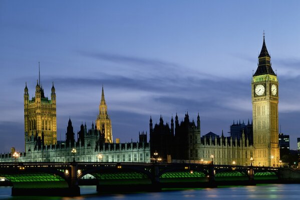 London Bridge, Parliament and Big Ben