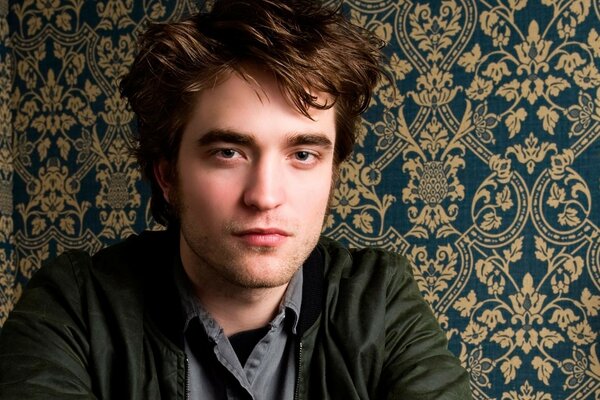 Robert Pattison acteur jouant Edward Cullen