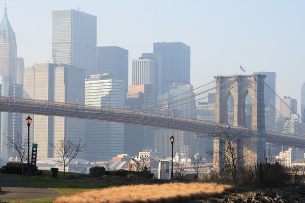 Il lungo ponte in America sullo sfondo dell alba