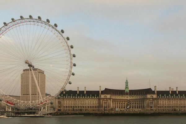 Ferris wheel in London against the sky