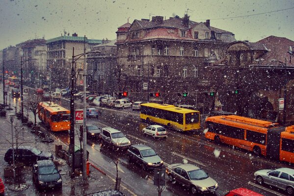 Winterliche Straßenführung