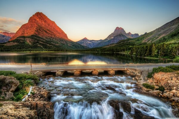 Natura con fiume e Ponte all alba