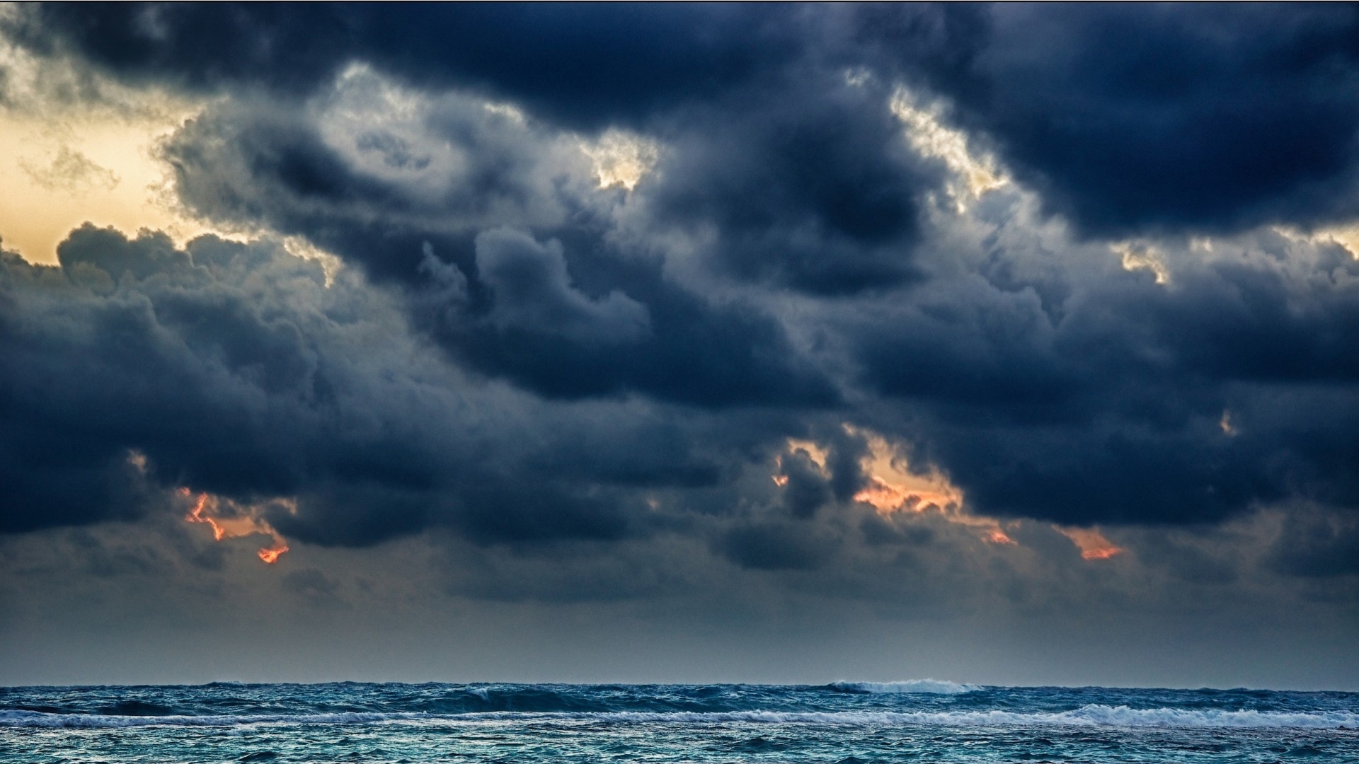 elemento nuvole mare tempesta